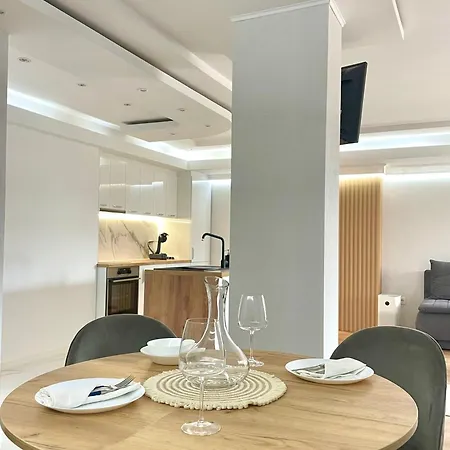 Sea Breeze شقة فارنا